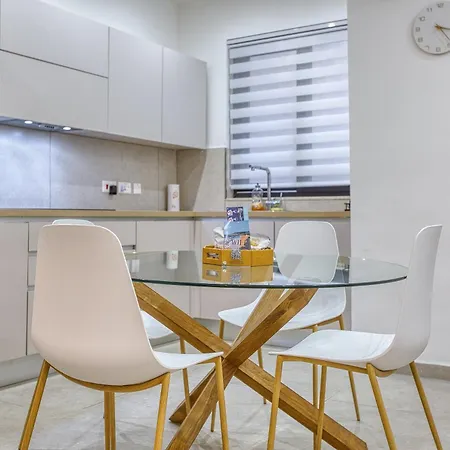 Appartamento Modern - Walk To Shops & Qui-si-sana Promenade *