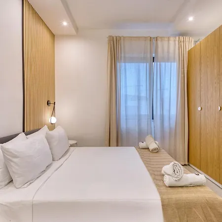 Modern - Walk To Shops & Qui-si-sana Promenade *