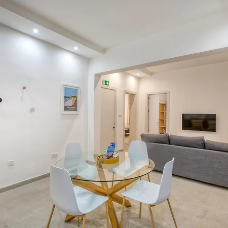 Modern - Walk To Shops & Qui-si-sana Promenade * Sliema