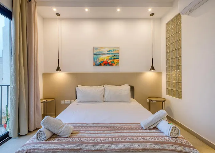 Modern - Walk To Shops & Qui-si-sana Promenade Apartament *