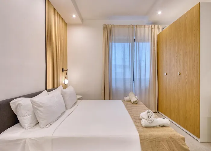 Modern - Walk To Shops & Qui-si-sana Promenade *