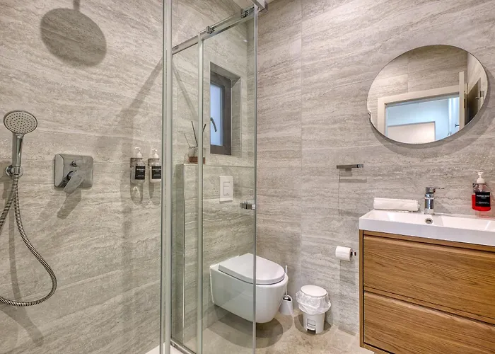 Modern - Walk To Shops & Qui-si-sana Promenade * Sliema